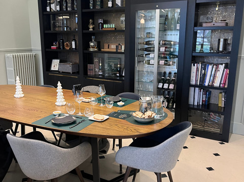 GROOM - CHAMPAGNE TOUR & Airport Shuttle-埃佩尔内必去景点