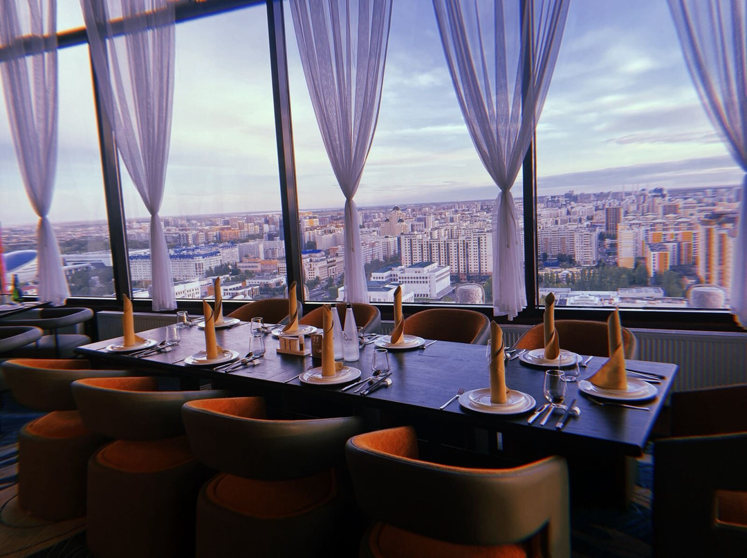 Revolving restaurant