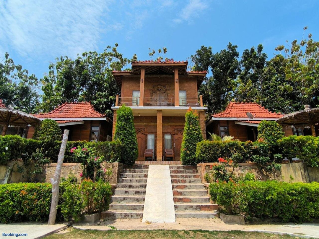 Sunrise Sea Hill Cottages