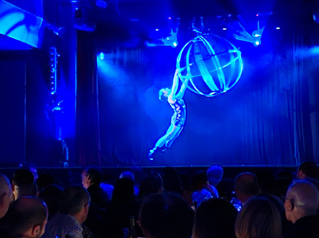 Cabaret La Plume Rouge-La Chapelle-des-Marais必去景点