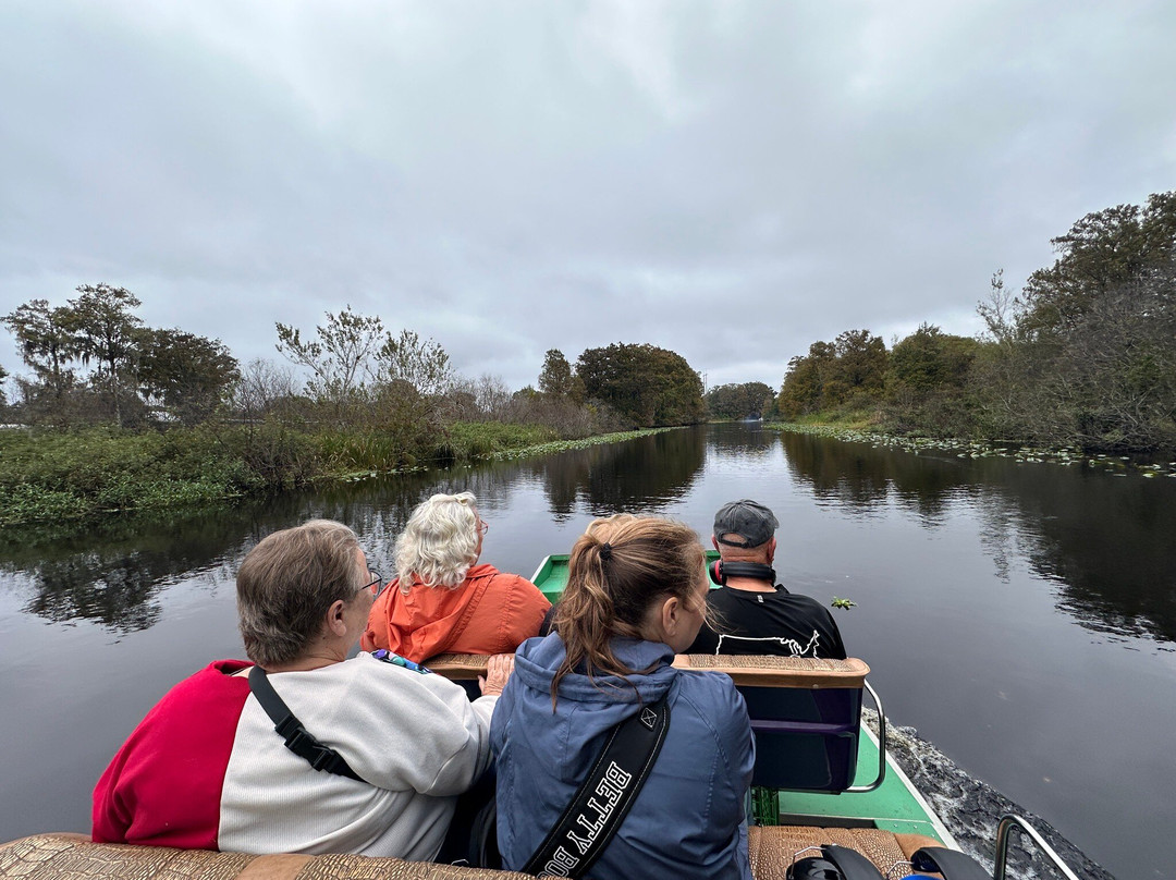 Alligator Cove Airboat Nature Tours-莱克威尔士必去景点