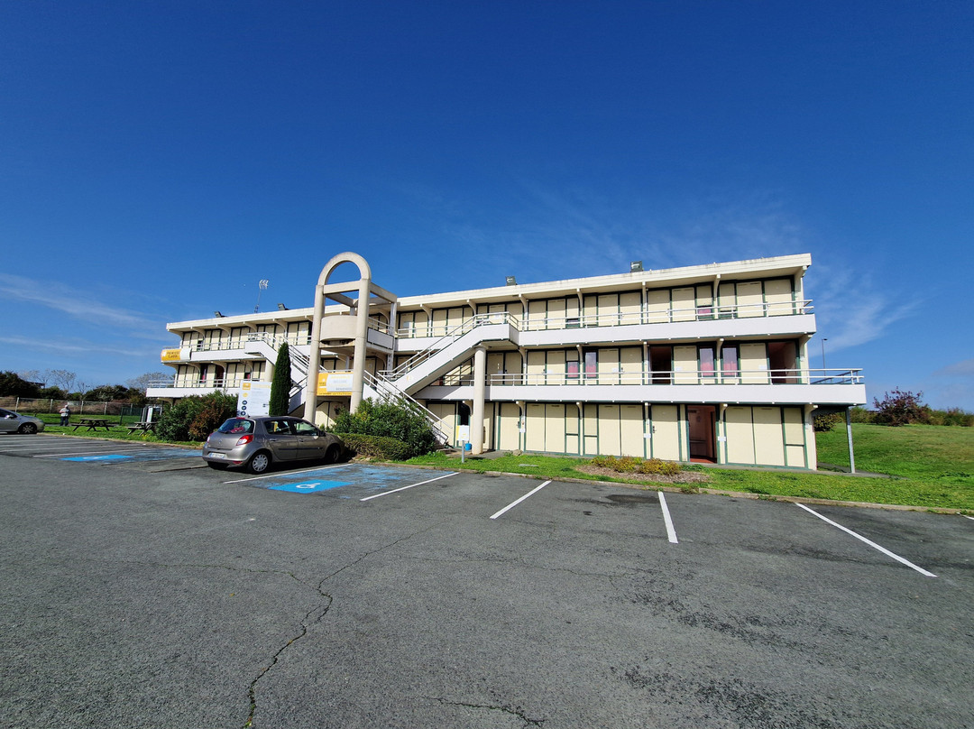 南拉罗谢尔 - 安格林斯普瑞米尔经典酒店主图