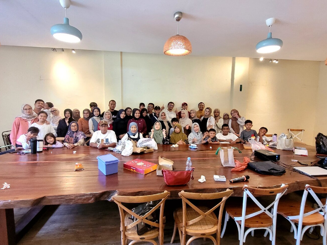 Avery Coconut Island Waterpark Resort