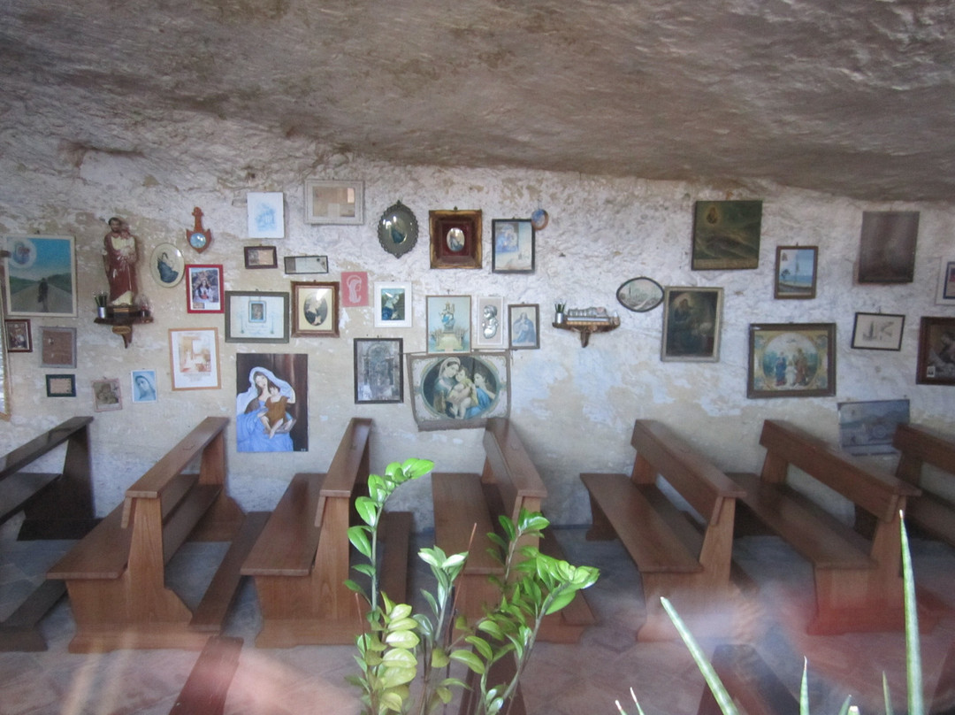 Santuario della Madonna delle Virtù-文蒂米利亚必去景点