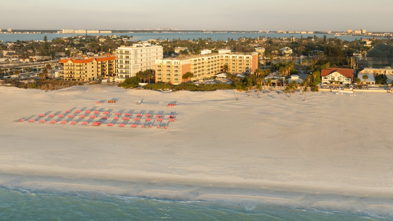 Beach House Suites by The Don CeSar-泳池