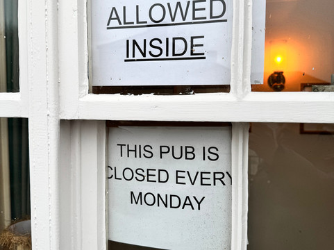 The Harewood Arms Hotel主图