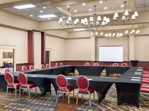 DoubleTree by Hilton Hotel Cincinnati Airport主图