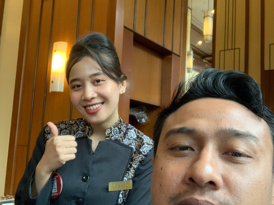 雷德托普酒店主图