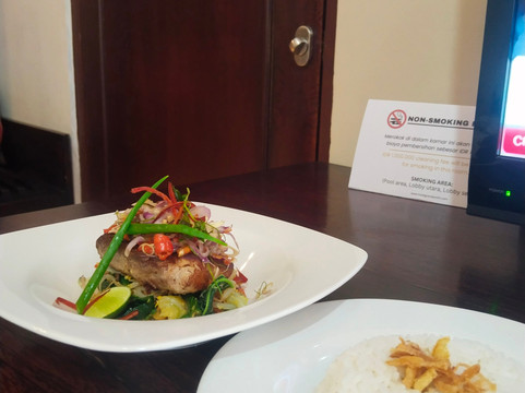 桑蒂大酒店主图