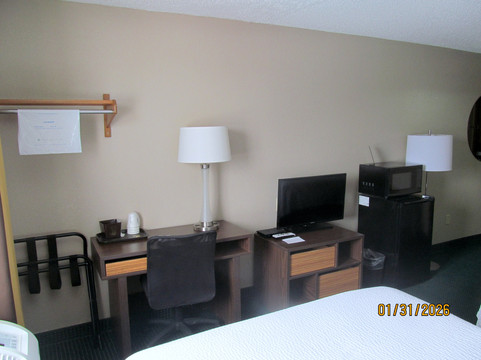 爱奥尼亚温德姆速8酒店主图