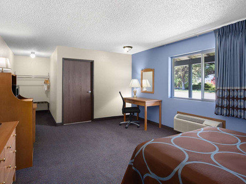 Westwood Lassen County酒店住宿-Super 8 By Wyndham Hotels