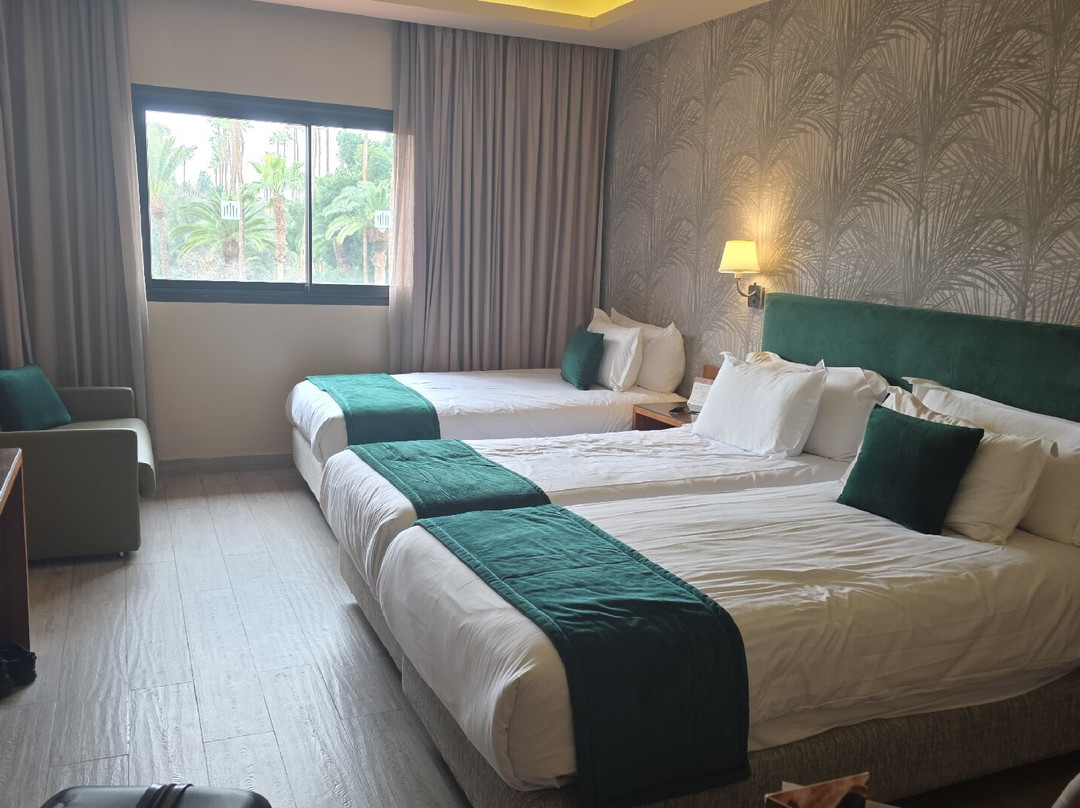 肯兹玫瑰园酒店主图