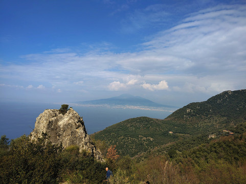 Trentaremi-那不勒斯必去景点