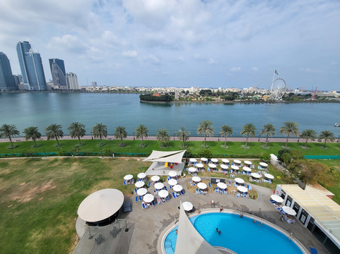 假日国际大酒店