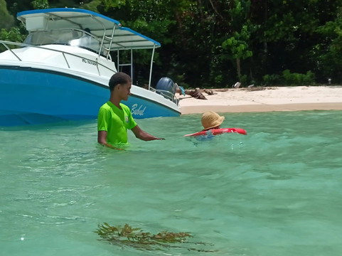 Geoli Charters-Anse la Blague必去景点