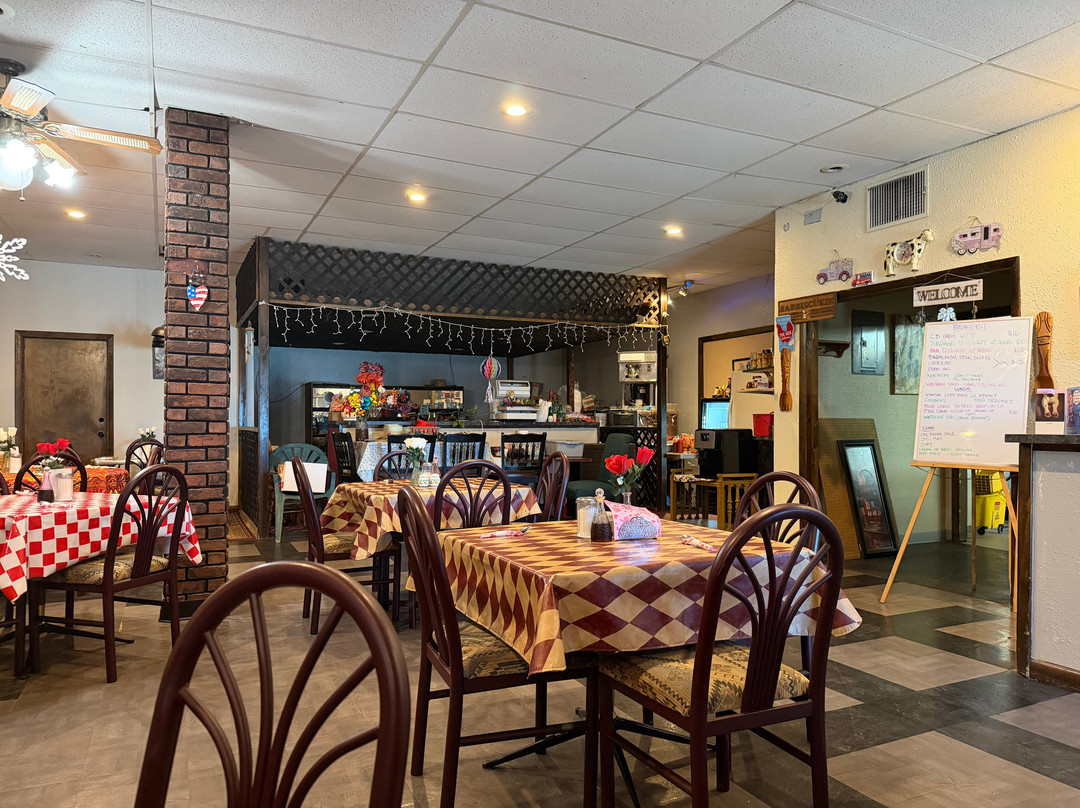 Mom And Pops Hideaway