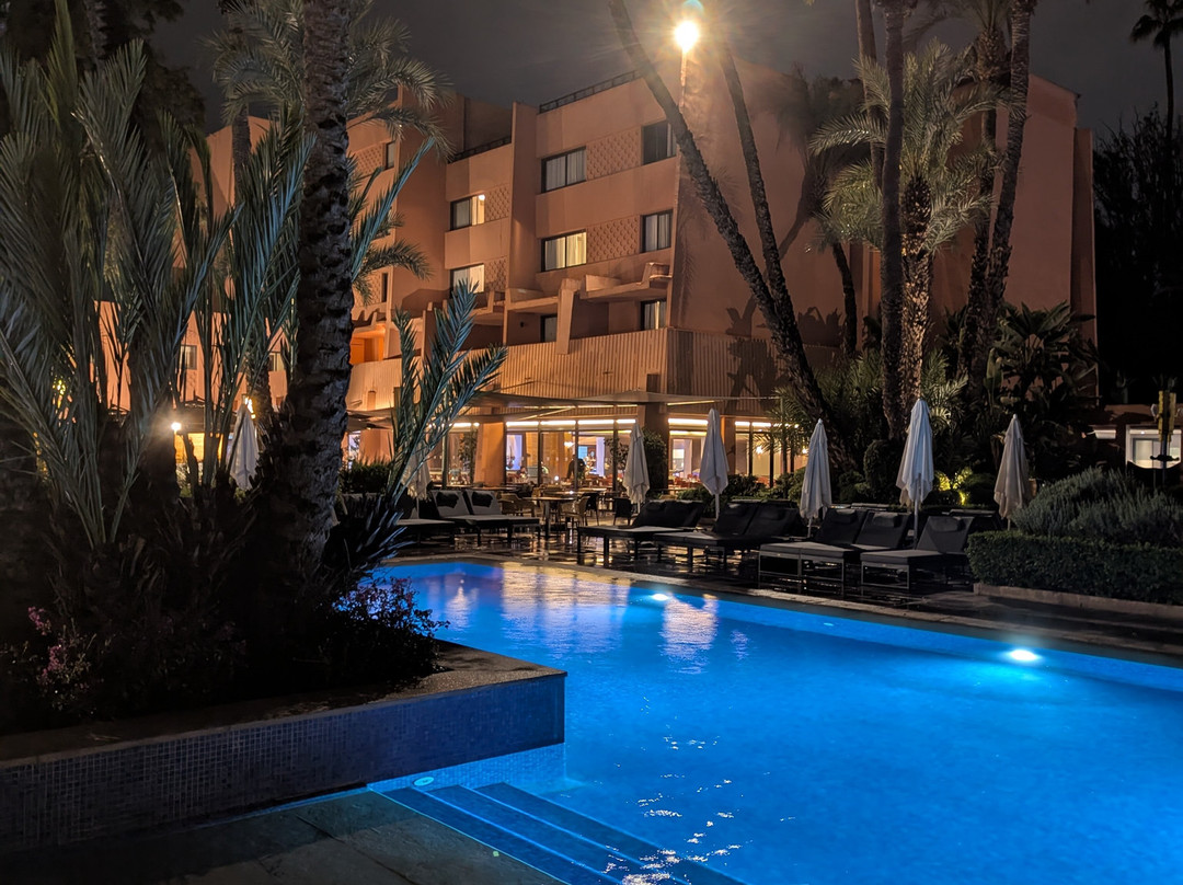 肯兹玫瑰园酒店主图