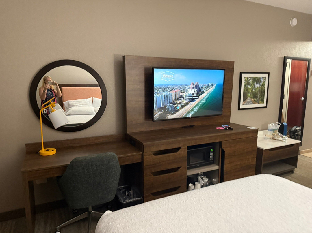 劳德代尔堡米拉玛希尔顿欢朋旅馆&套房酒店主图