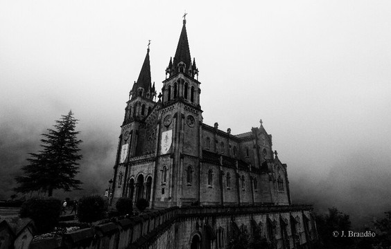 Basilica de Santa Maria la Real de Covadonga-Covadonga必去景点