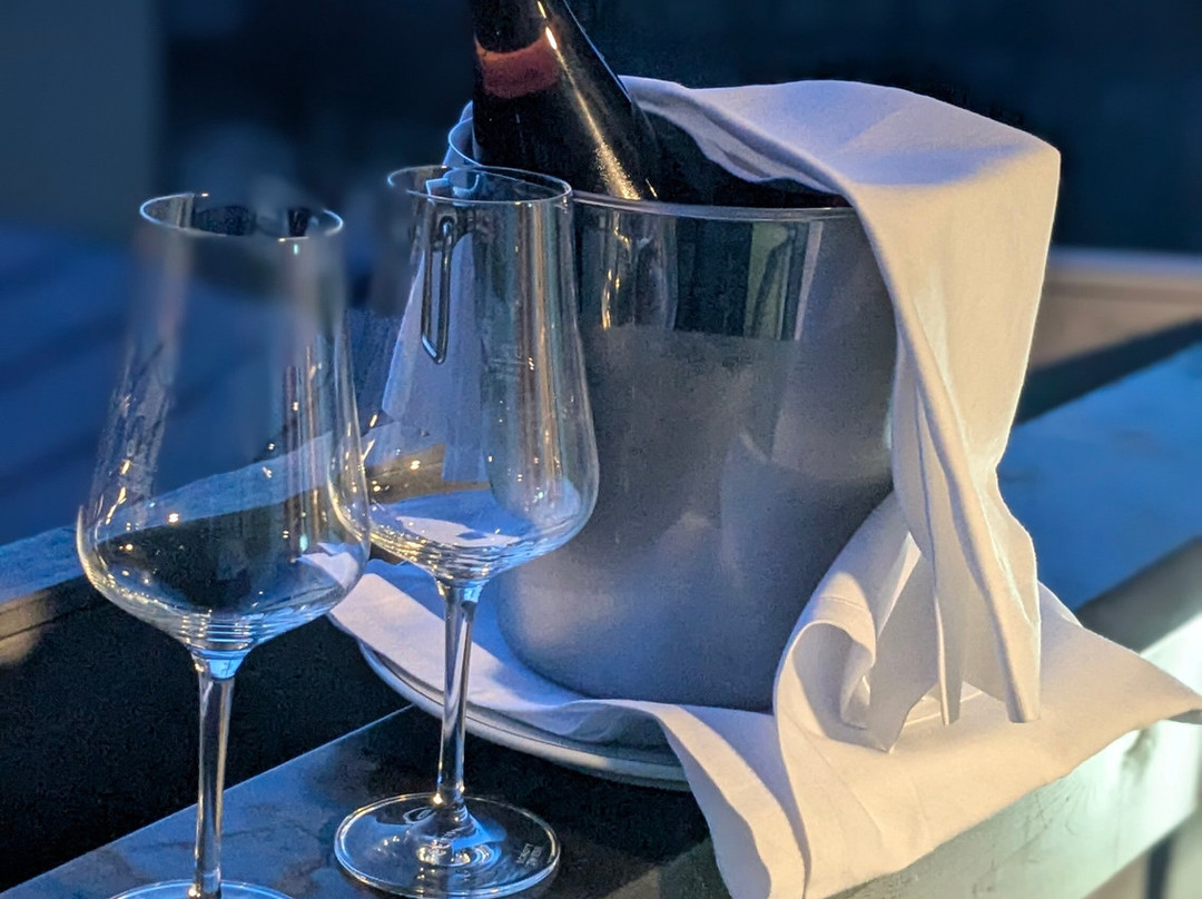 赫斯臣酒店主图