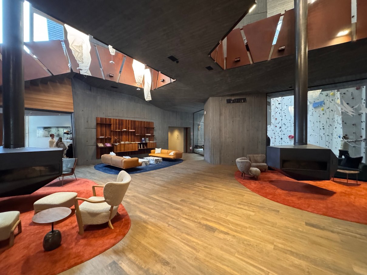 艾索斯·蒙特罗萨-官方