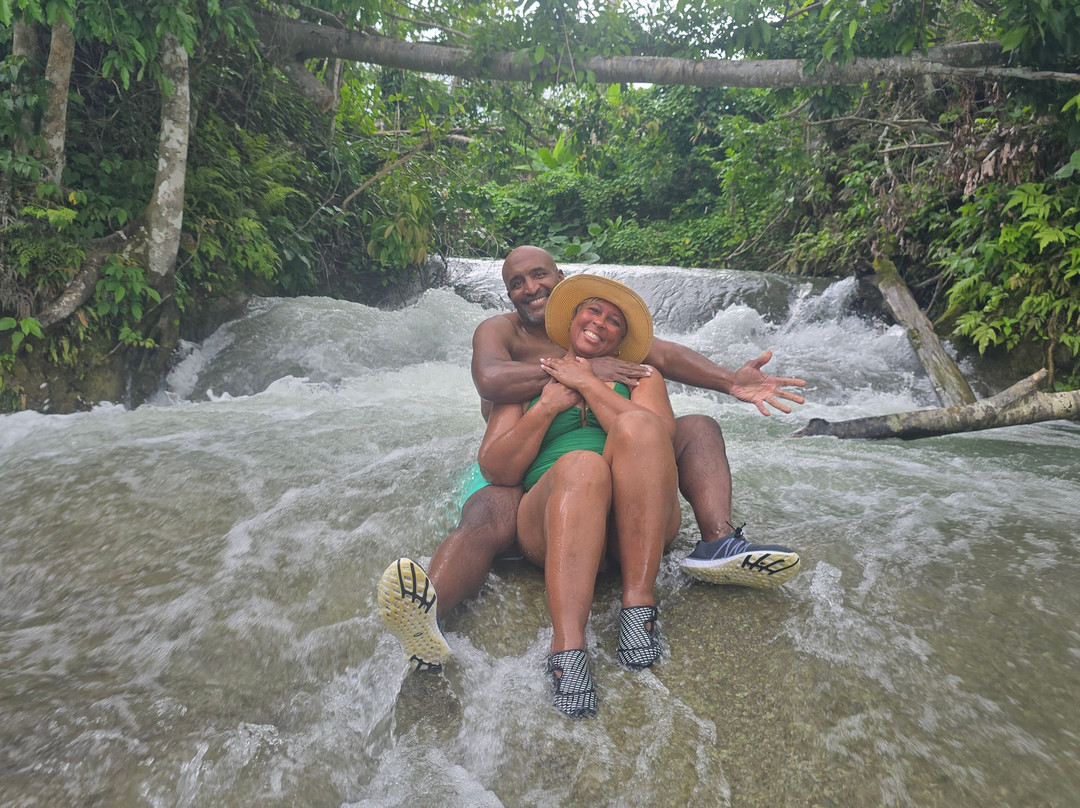 Island Dream Transport & Tour-蒙特戈贝必去景点