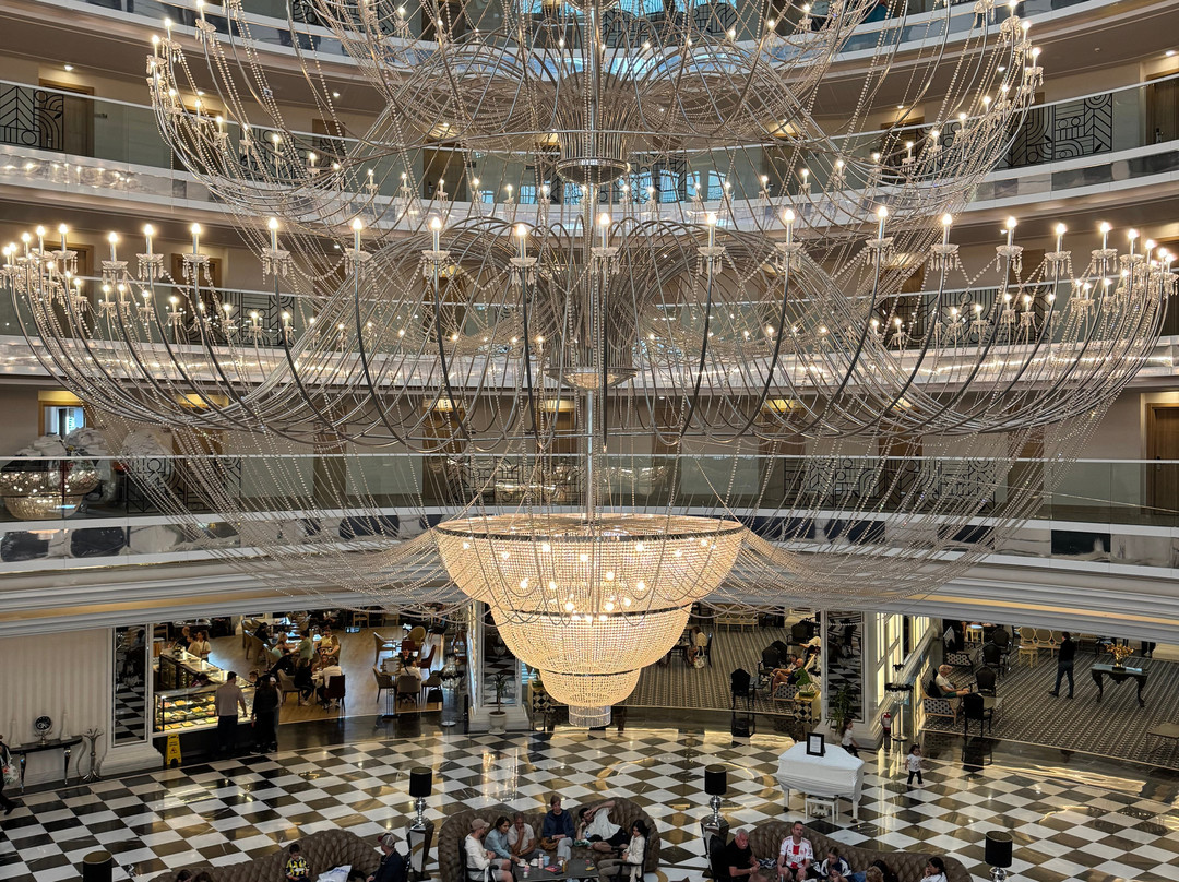 德尔芬帝国酒店主图