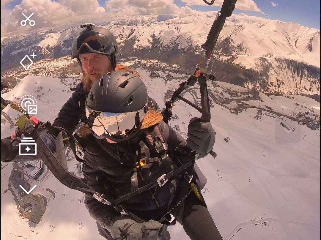 Paragliding in Georgia, Gudauri with SkyAtlantida-古道里必去景点