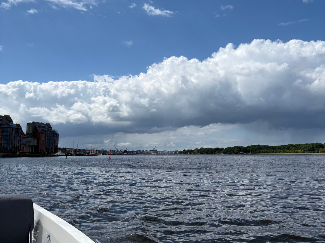 BoatNow Rostock Elektroboote-罗斯托克必去景点