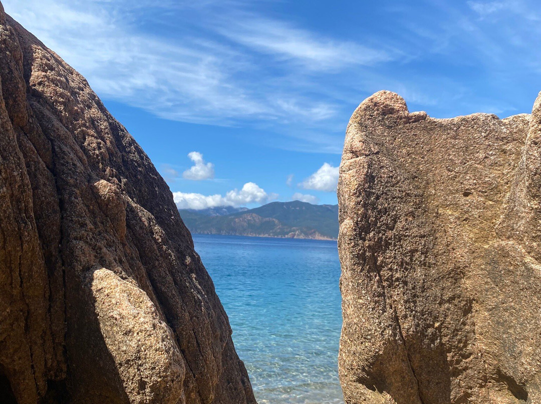 Plage de Ficajola-Piana必去景点