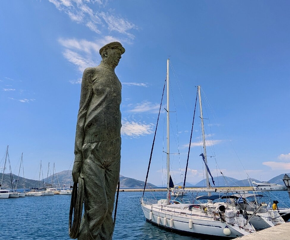 Fisherman Statue-萨米必去景点