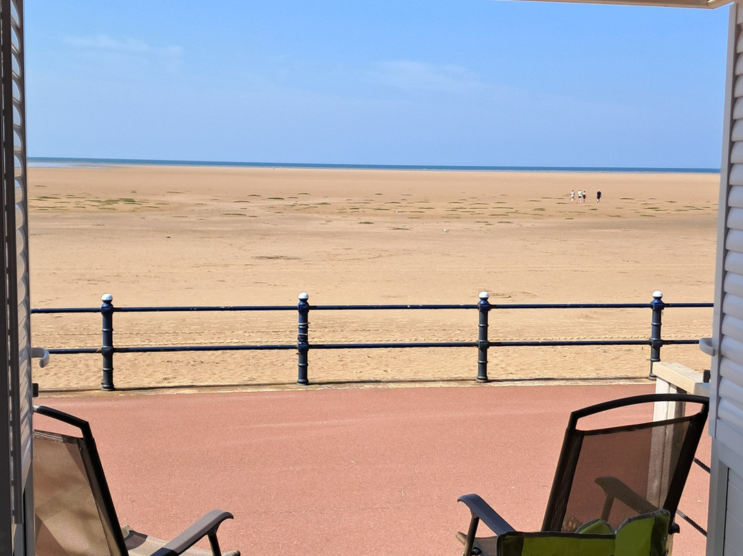 St Annes Beach huts-Lytham St Anne's必去景点