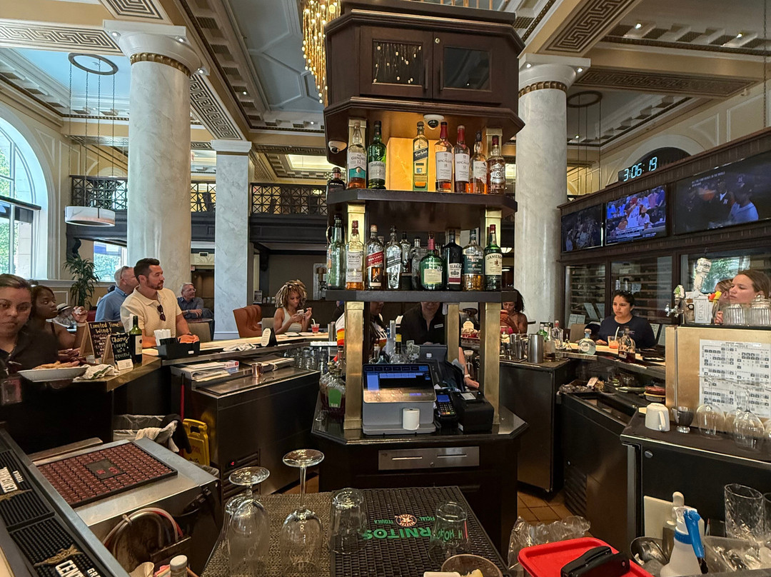 标志酒店 - 万豪傲途格精选酒店主图