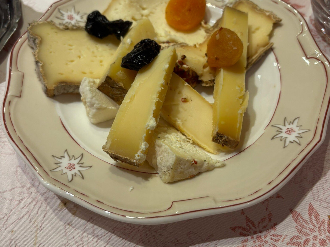 冰雪岩石原生木屋酒店主图