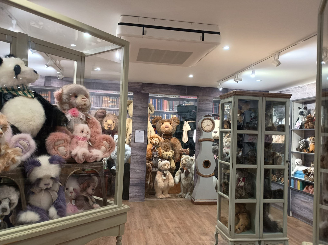 Charlie Bears Gallery & Shop-朗塞斯顿必去景点