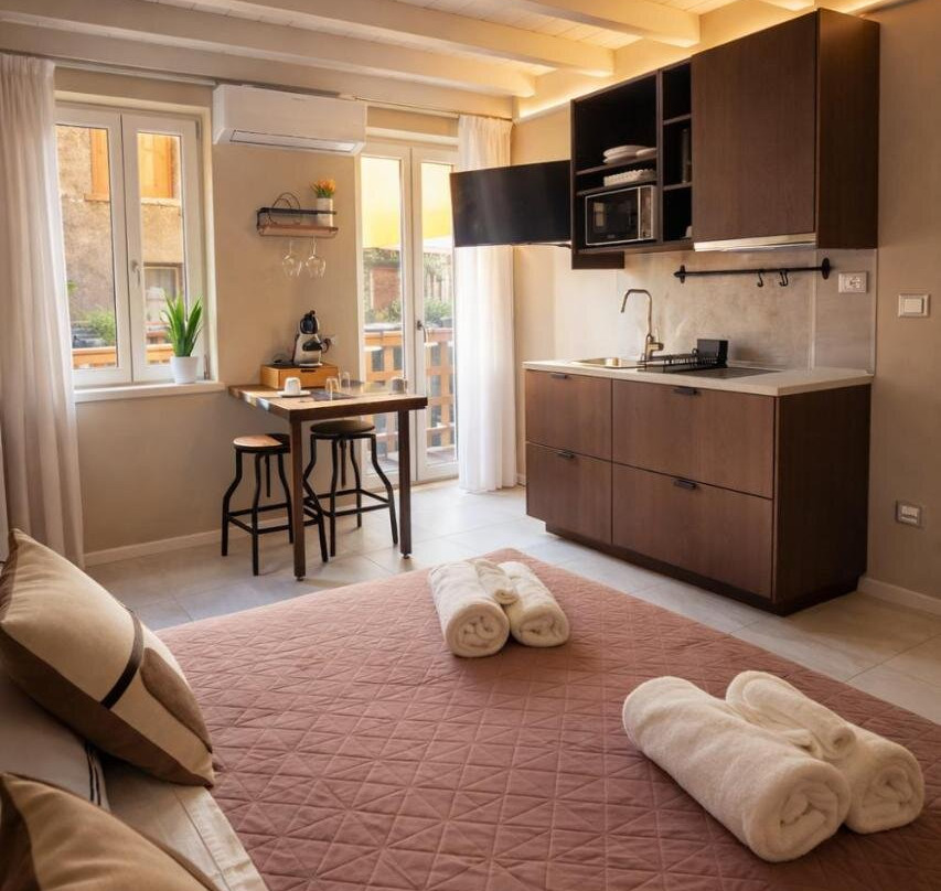 Es Rooms And Apartments