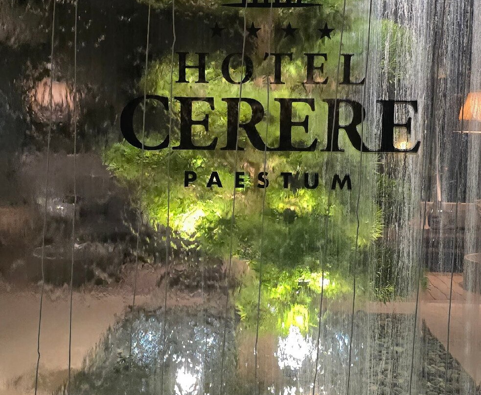 切雷雷酒店主图
