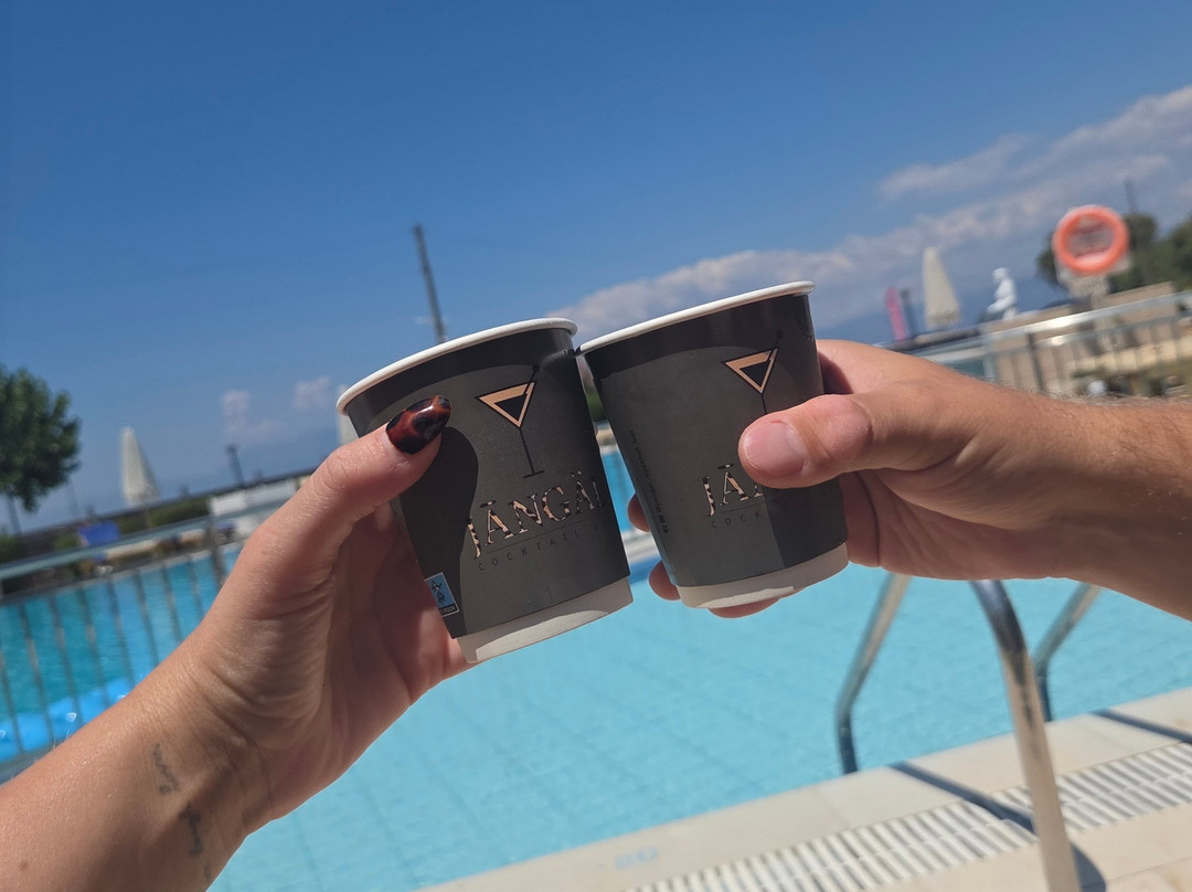 Three Brothers Pool Bar-Restaurant-Hotel主图
