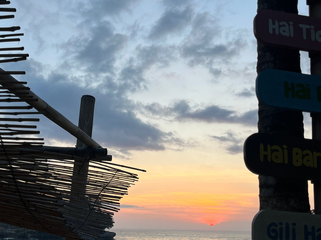 海潮海滩度假酒店主图