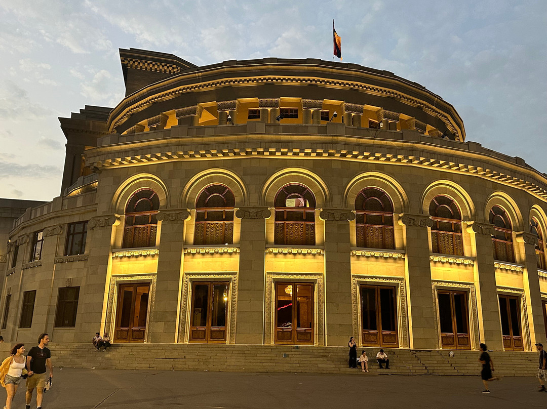 The Armenian National Academic Theater of Opera and Ballet named after Alexander Spendiaryan-埃里温必去景点