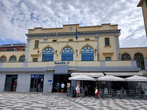 Stazione Ferroviaria di Rapallo-拉帕洛必去景点