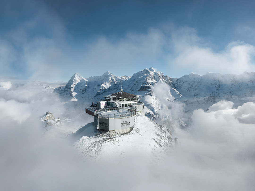 雪朗峰360度旋转餐厅-米伦必去景点