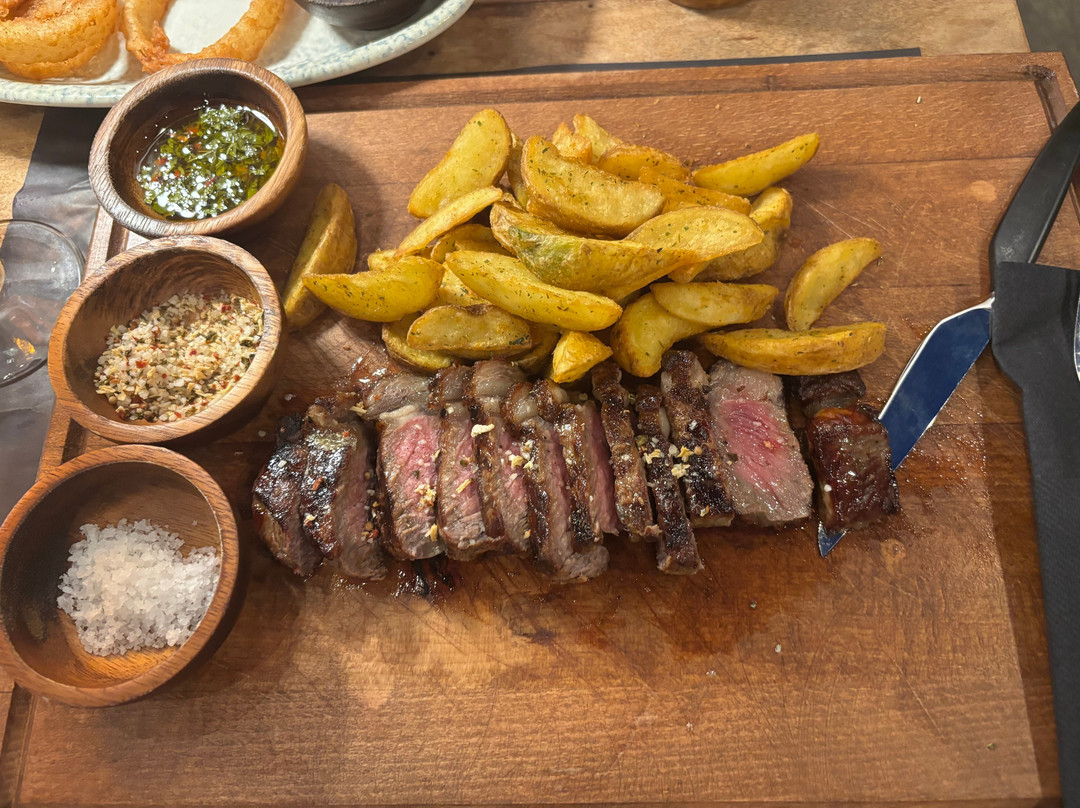 Oliver's Steak Bar, Sissi,  Crete