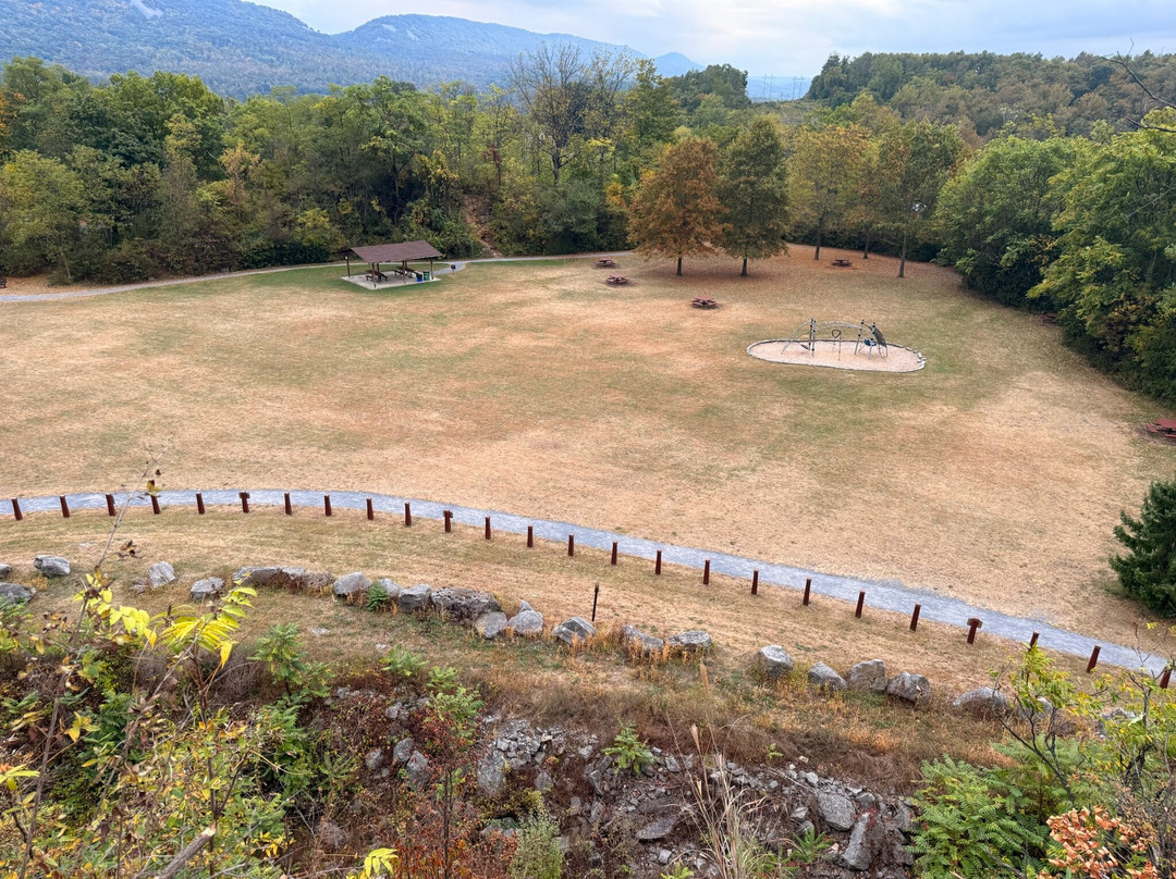 Chimney Rocks Park-Hollidaysburg必去景点