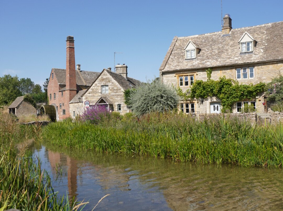 Lower Slaughter to Upper Slaughter walk-下斯劳特村必去景点