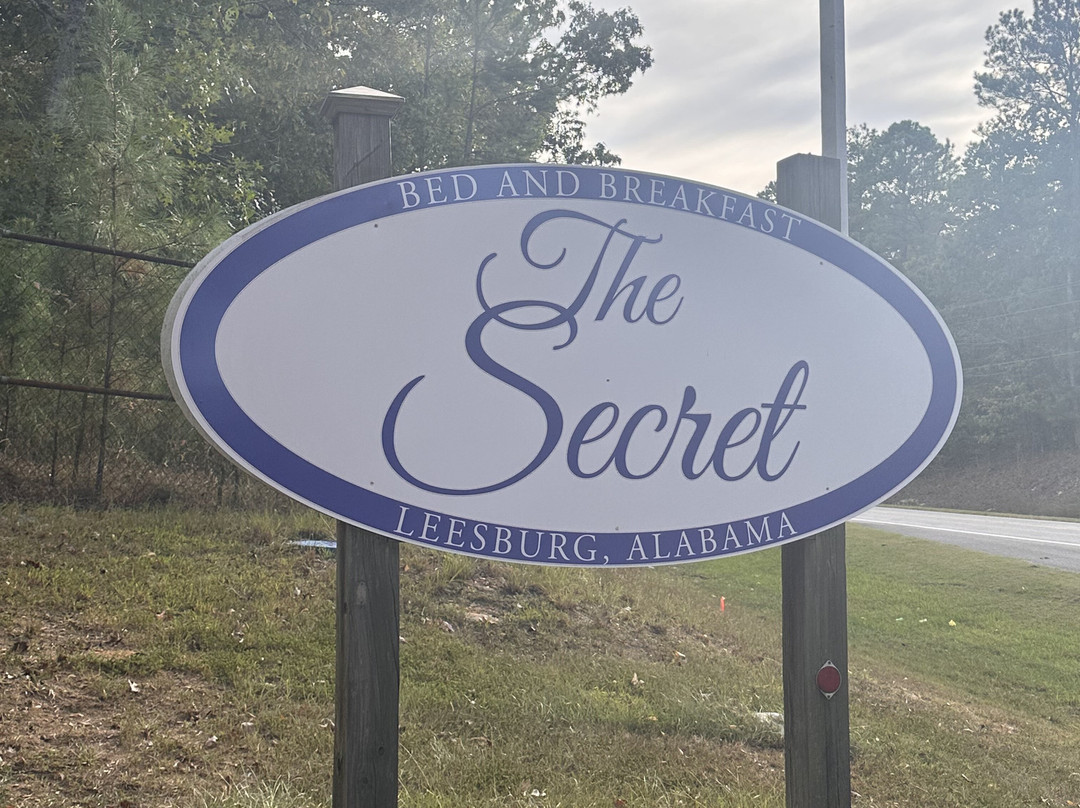 The Secret Bed and Breakfast Lodge主图