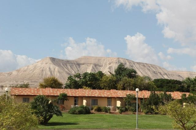 Mantur Almog Dead Sea by Selina