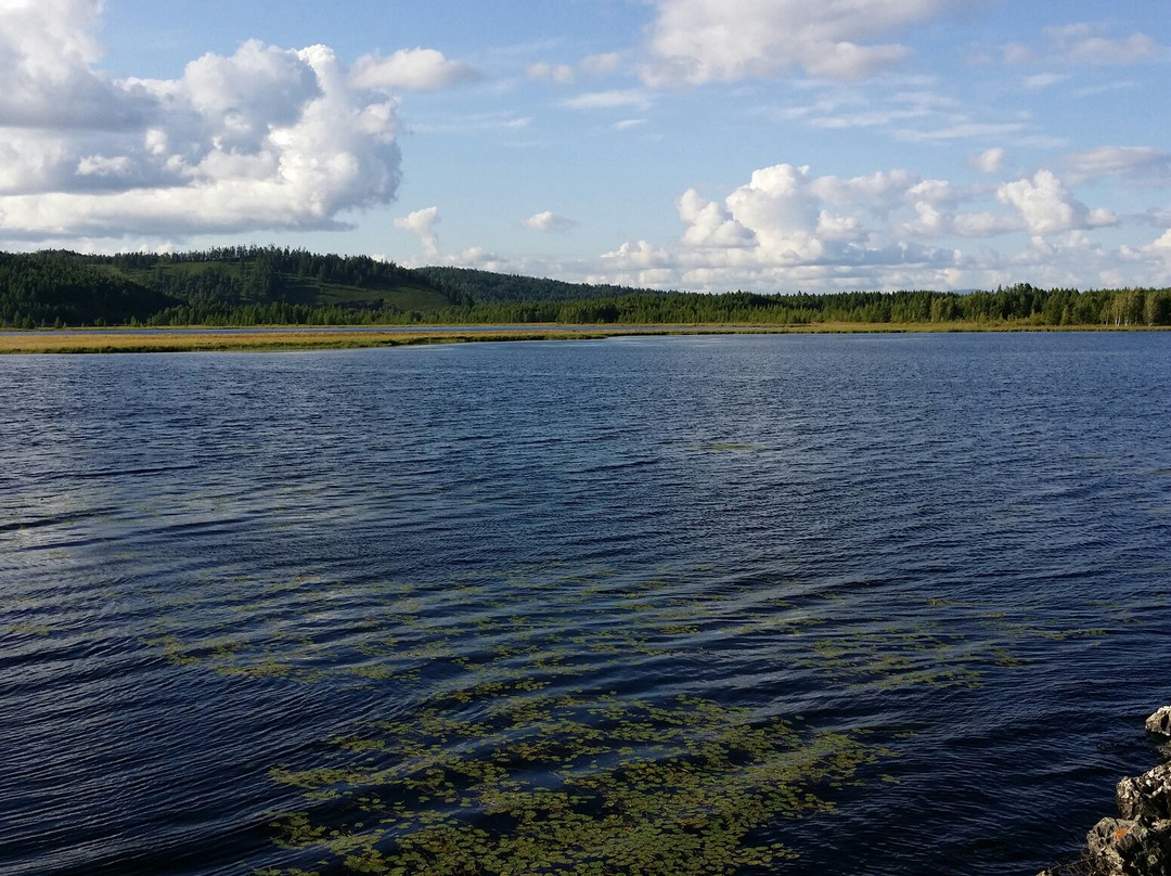 阿尔山市旅游景点-兴安杜鹃湖