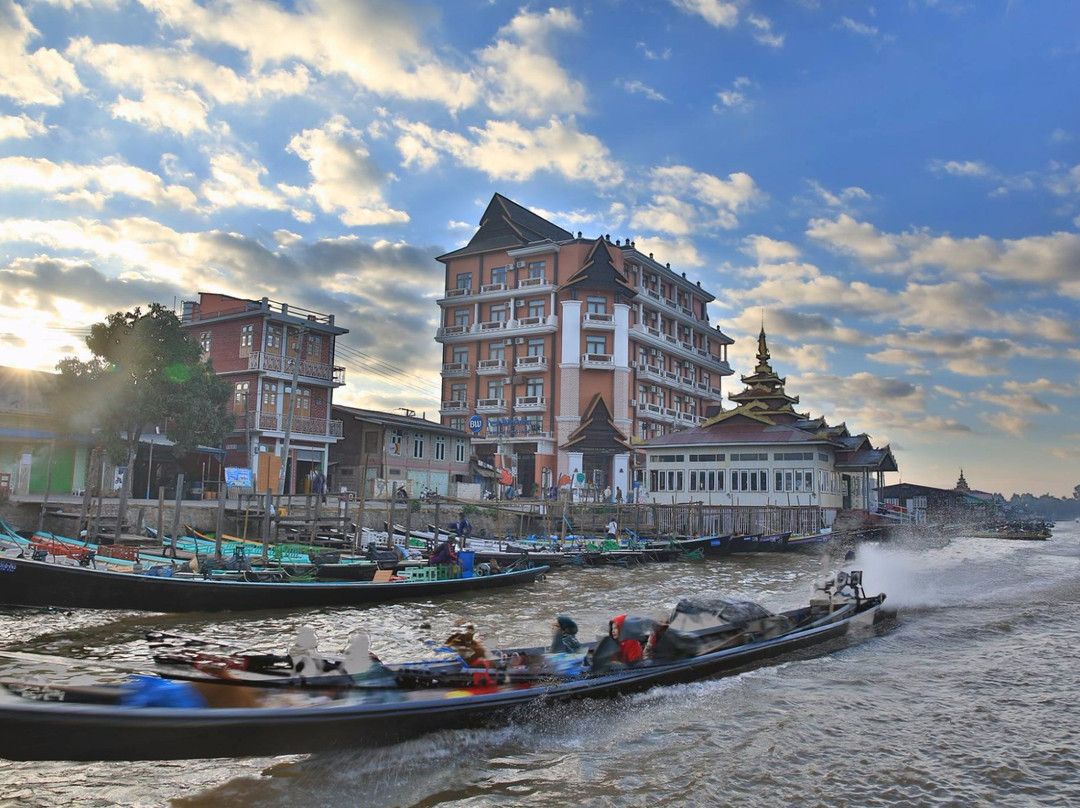 Thousand Island Hotel Inle Lake