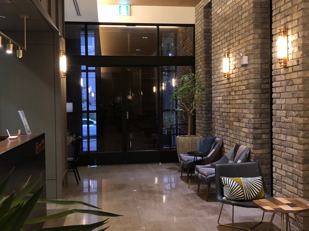 Hotel East 9